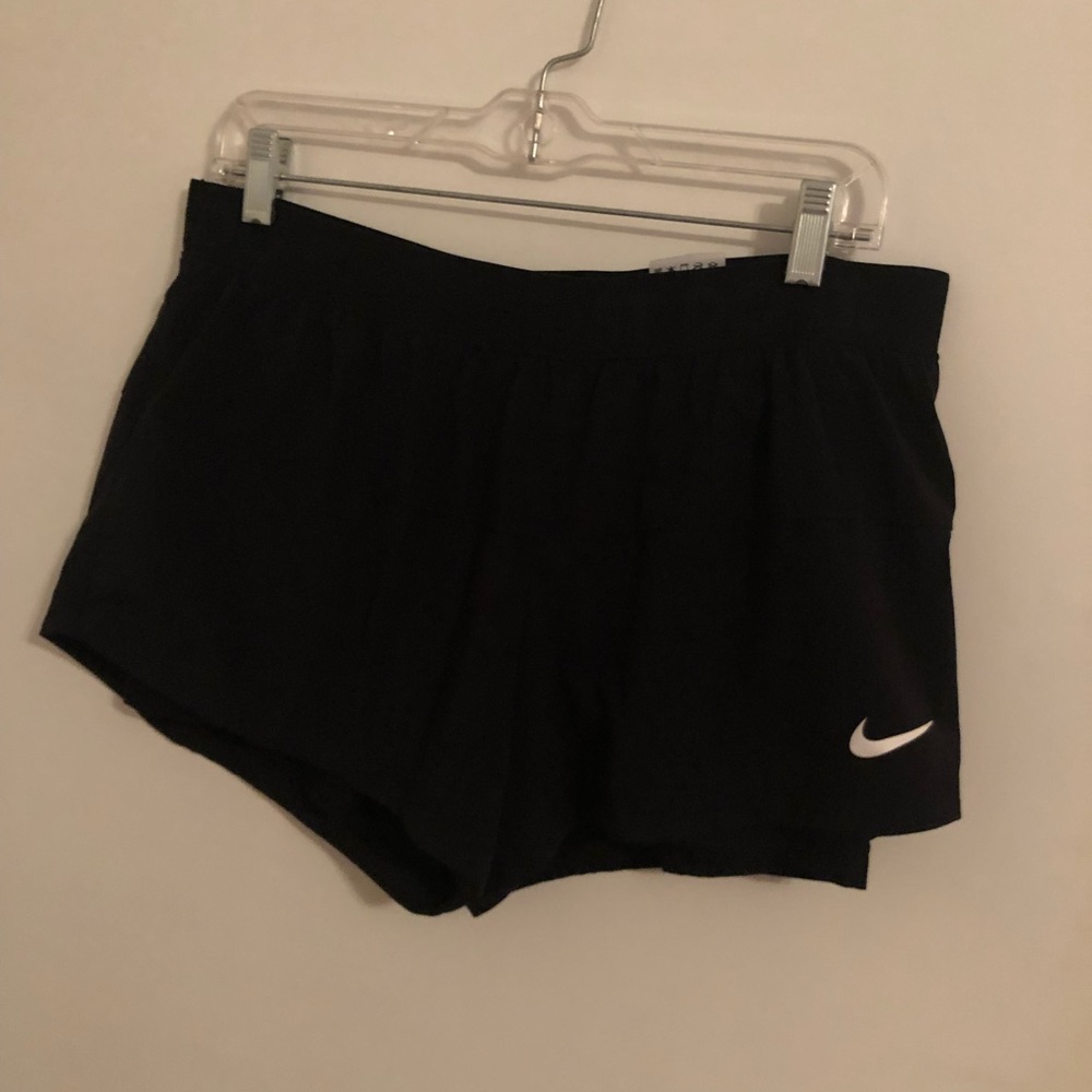 2-in-1 NIKE training shorts